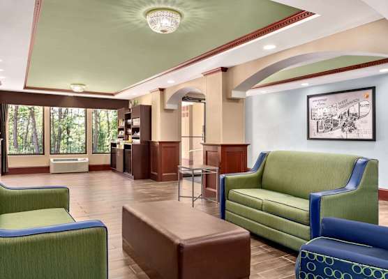 Super 8 by Wyndham West Greenwich/Providence 1