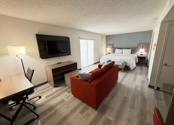 Hawthorn Suites by Wyndham Tinton Falls 1