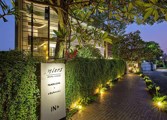 Miers Kuningan, ARTOTEL Curated 1
