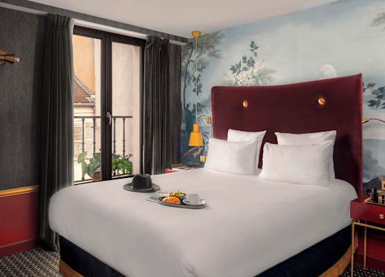Snob Hotel 1