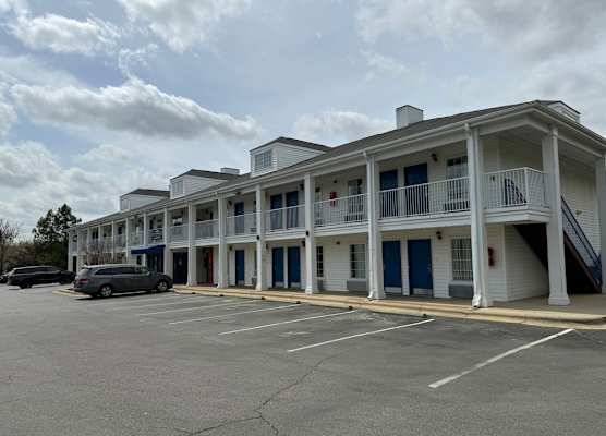 Brentwood Inn & Suites 1