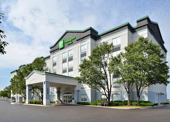 Holiday Inn & Suites OVERLAND PARK-CONV CTR by IHG 1