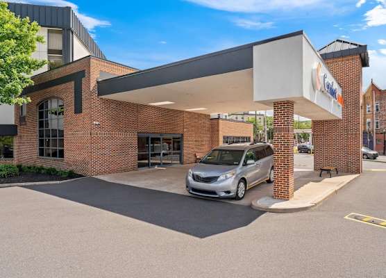 Comfort Suites Bethlehem Near Lehigh University and LVI Airport 1