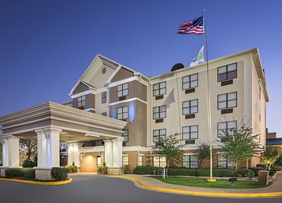 Holiday Inn Express & Suites BYRON by IHG 1