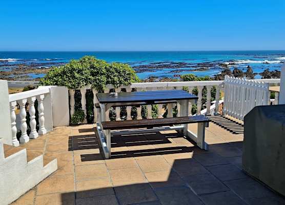 Walkerbay Accommodation 1