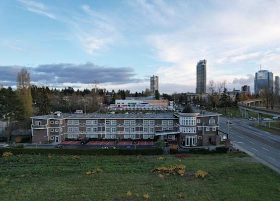 Days Inn by Wyndham Surrey 1