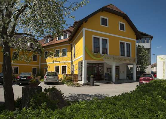 Faulenzerhotel 1
