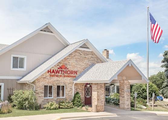 Hawthorn Extended Stay by Wyndham Green Bay 1
