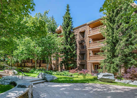 Hilton Grand Vacations Club Whistler 1