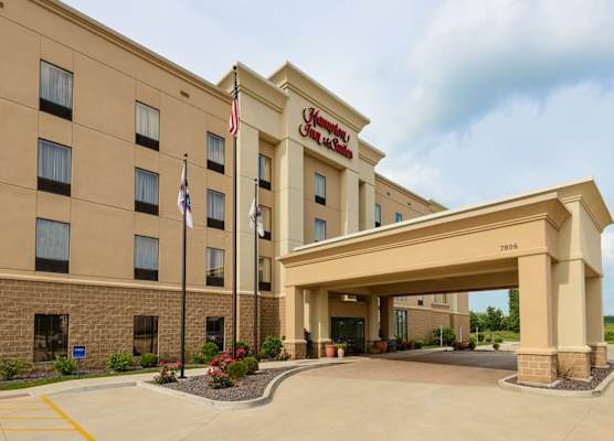 Hampton Inn & Suites Peoria at Grand Prairie, IL 1