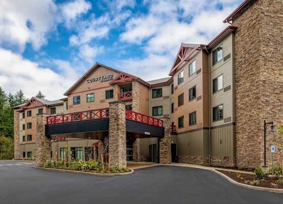 Courtyard by Marriott Olympia 1