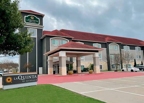 La Quinta by Wyndham Waxahachie 1
