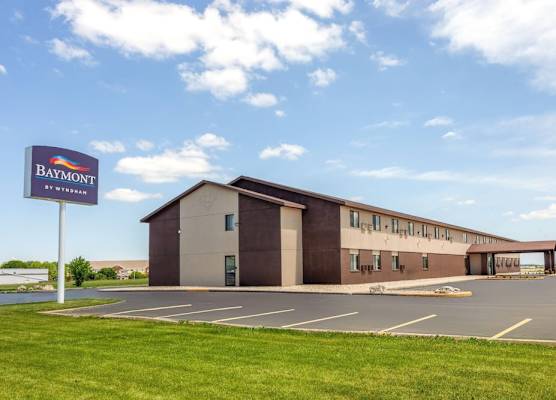 Baymont inn by Wyndham Oshkosh Airport 1