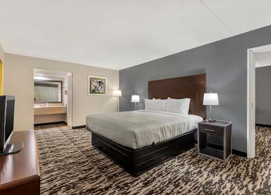 Quality Inn & Suites Easley - Greenville 1