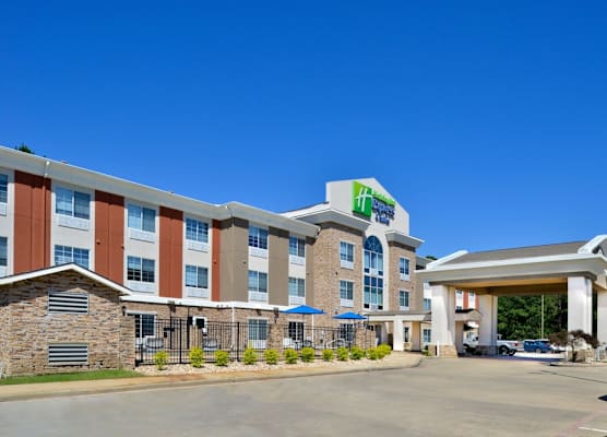 Holiday Inn Express & Suites CARTHAGE by IHG 1