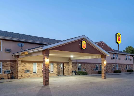 Super 8 by Wyndham Mattoon 1
