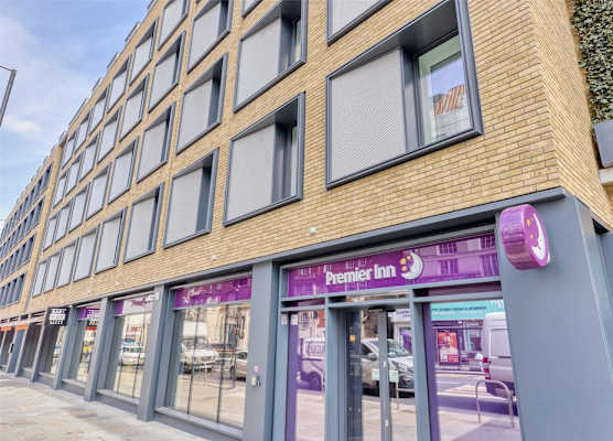 Premier Inn London Hammersmith - Shepherds Bush Road 1
