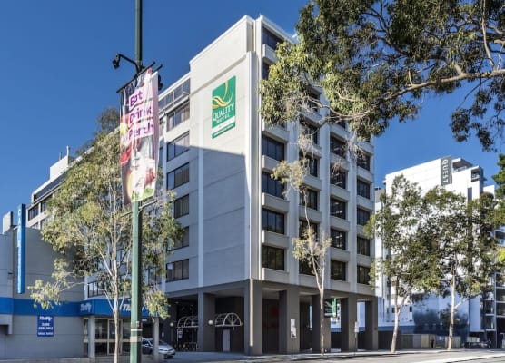 Quality Hotel Ambassador Perth 1