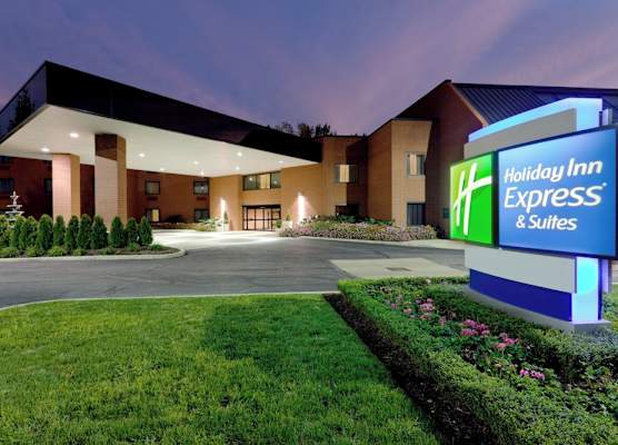Holiday Inn Express & Suites Mentor - Banquet Center by IHG 1