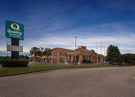Quality Inn & Suites near Robins Air Force Base 1