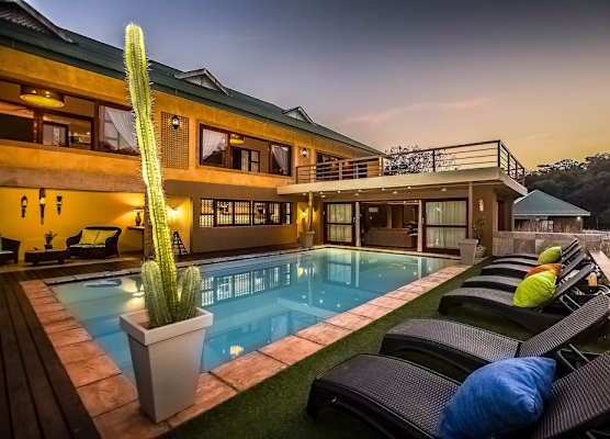 Bambuu Lakeside Lodge 1