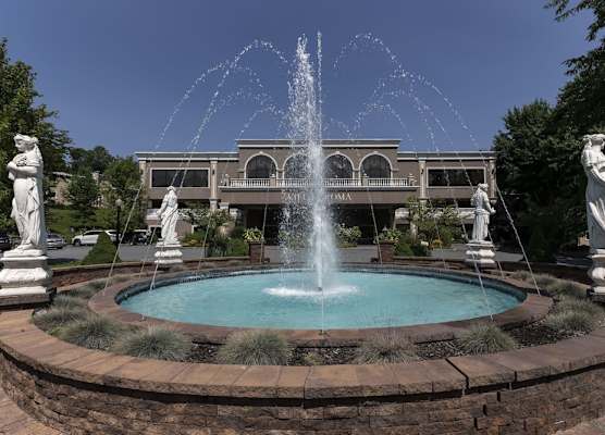 Villa Roma Resort and Conference Center 1
