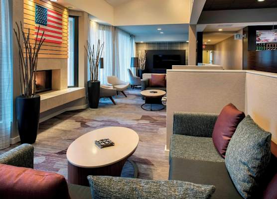 Courtyard by Marriott Chicago Waukegan / Gurnee 1