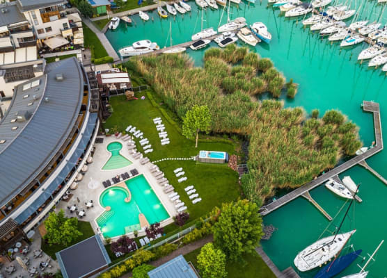 Hotel Golden Lake Resort 1