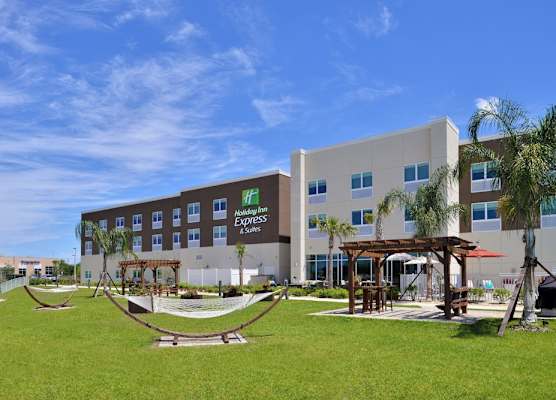 Holiday Inn Express & Suites TRINITY by IHG 1