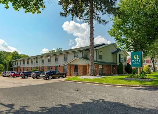 Quality Inn Lee - Lenox South 1