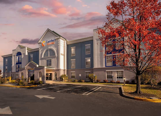 Comfort Suites East Brunswick - South River 1