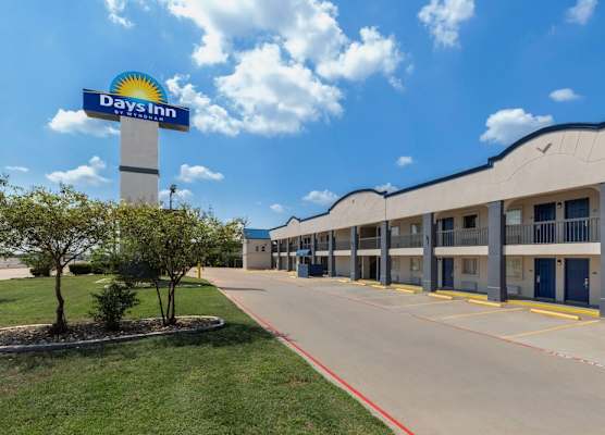 Days Inn by Wyndham Temple 1