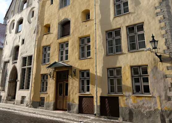 The Three Sisters Hotel 1