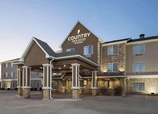 Country Inn & Suites by Radisson, Topeka West, KS 1