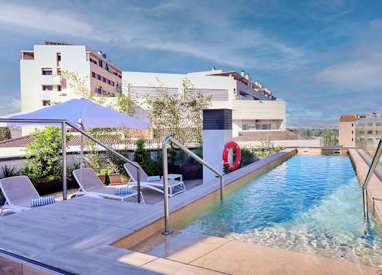 Apartamentos Luna Suites Granada 1
