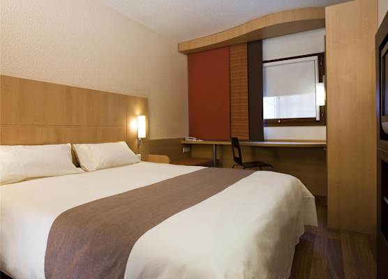 ibis Cambrai 1