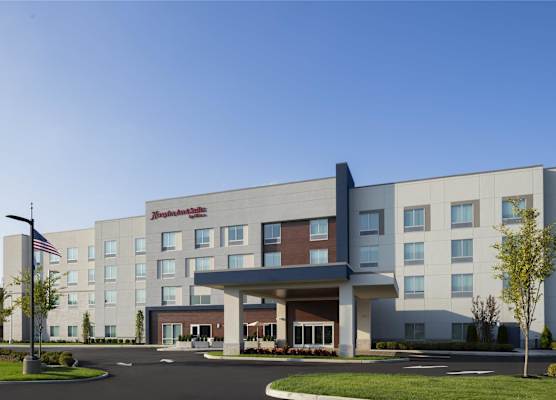 Hampton Inn & Suites By Hilton Long Island Farmingdale 1