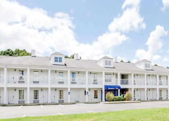 Baymont by Wyndham Ozark 1