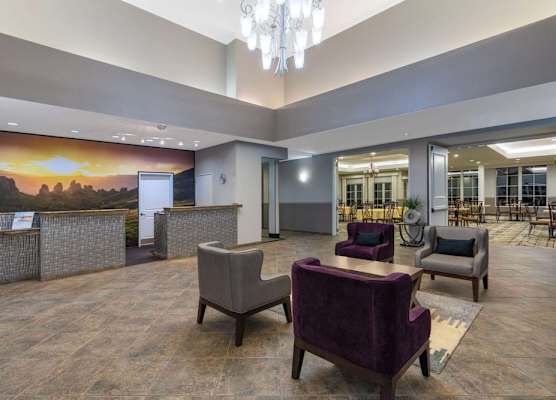 La Quinta Inn & Suites by Wyndham Loveland Estes Park 1