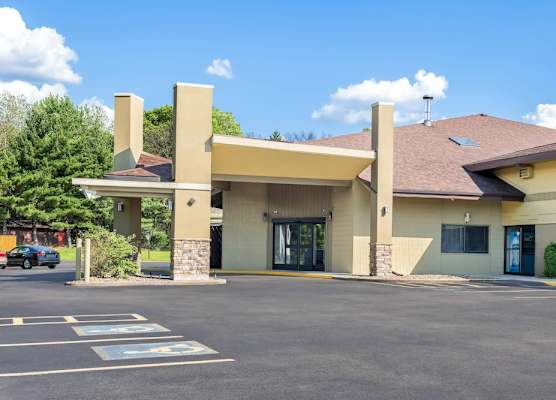 Quality Inn & Suites Black River Falls I-94 1