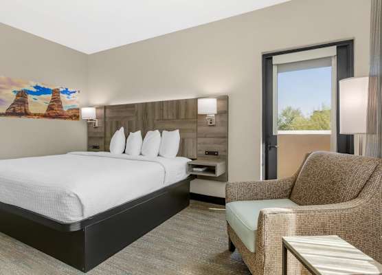 Best Western Plus Executive Residency Phoenix North Happy Valley 1