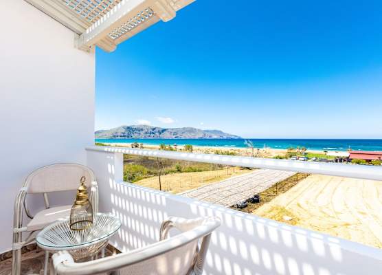 Pinelopi Beach Suites 1