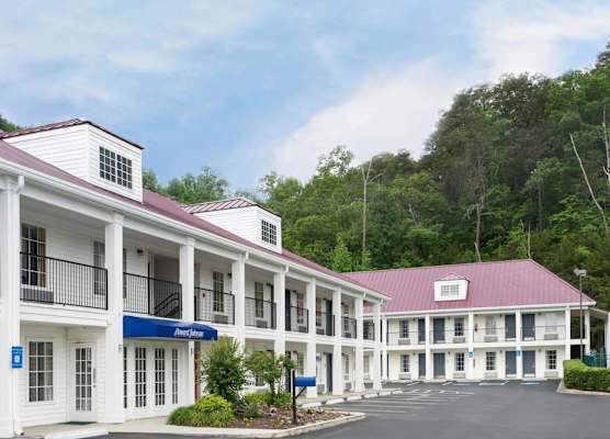 Howard Johnson by Wyndham Dalton 1