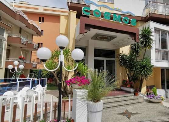 Hotel Cosmos 1