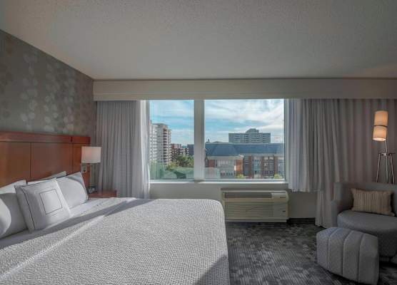Courtyard by Marriott Bethesda Chevy Chase 1