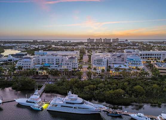 Wyndham Grand Jupiter at Harbourside Place 1