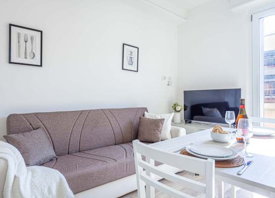 JOIVY Sublime Flat with Balcony 1