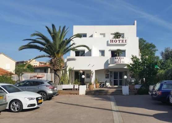 Hotel Sable Et Soleil - Port, Plage & Jacuzzi privé 1