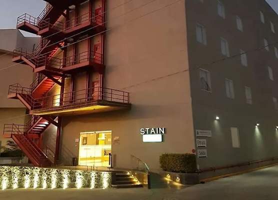 Stain Loft & Suites 1