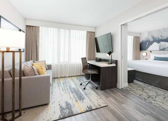 Delta Hotels by Marriott Vancouver Downtown Suites - Downtown Vancouver 1
